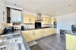 Kitchen- click for photo gallery